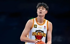 CBA再出顶级锋线球员！场均17分6板，完胜张镇麟和曾凡博