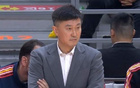 广东男篮创历史，庆祝海报却引发争议，功勋外援怒了：周琦不配！