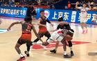 3分险胜，杀进前4！山东男篮险遭爆冷，拯救邱彪：高诗岩+陶汉林