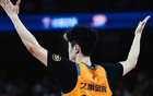 白边：随着偰李永炜愈发出色 我出场时间更多了卢伟指导非常信任我