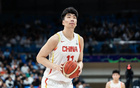 中国男篮VS日本，CCTV5明晚直播！余嘉豪从西班牙飞北京再到琉球