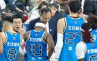 北京男篮继续追逐戴维斯 杨鸣力挺杜锋 曾繁日拳击刘全兴下体被罚